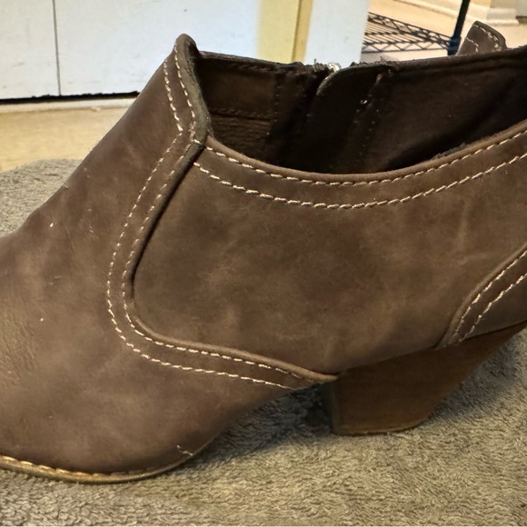 Dr. Scholl’s low rise ankle booty - Picture 3 of 4